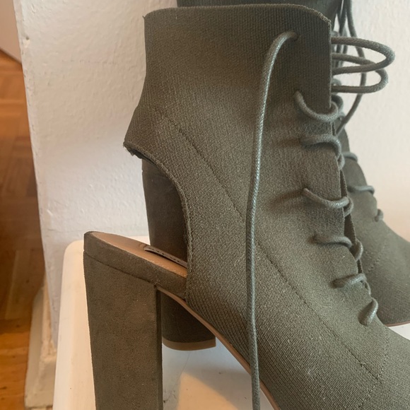 Steve Madden Green fabric open heel booties - Picture 4 of 7